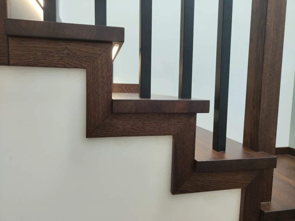 Schody drewniane cokoliki