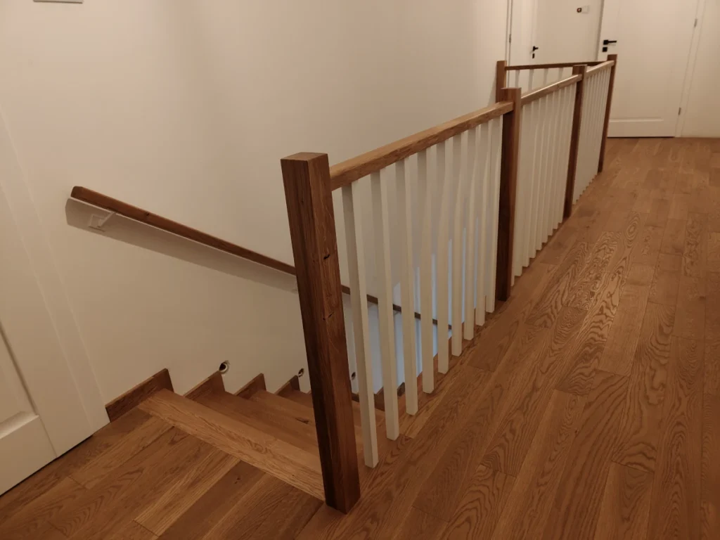 Schody drewniane balustrada