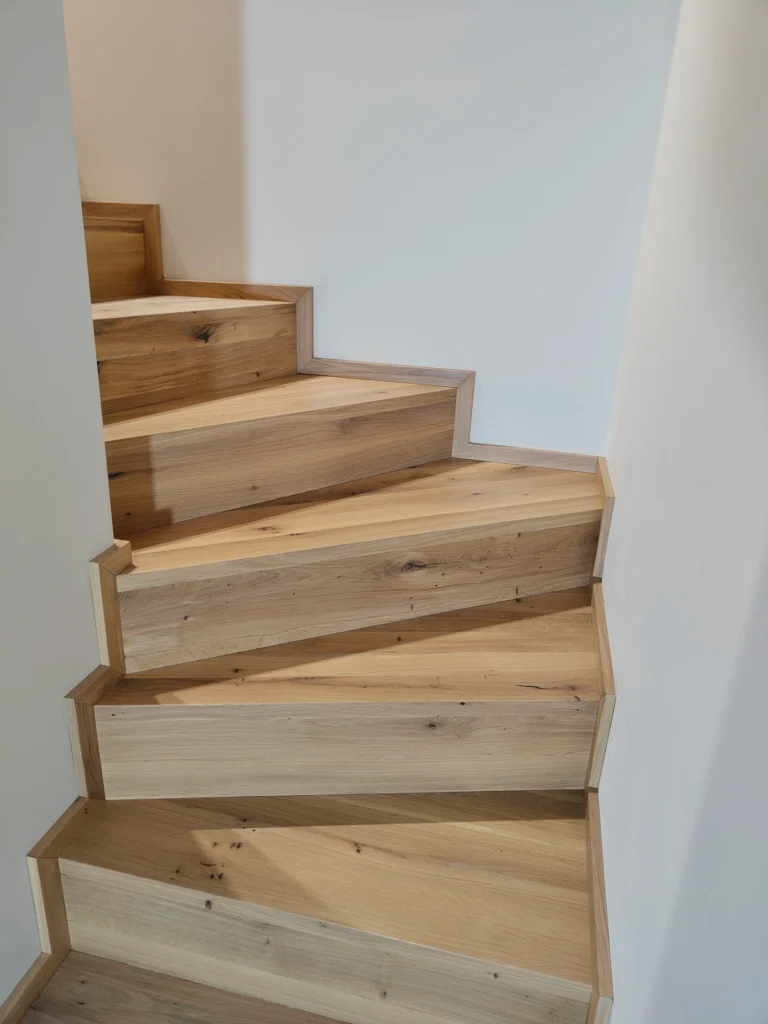 Schody dywanowe dębowe